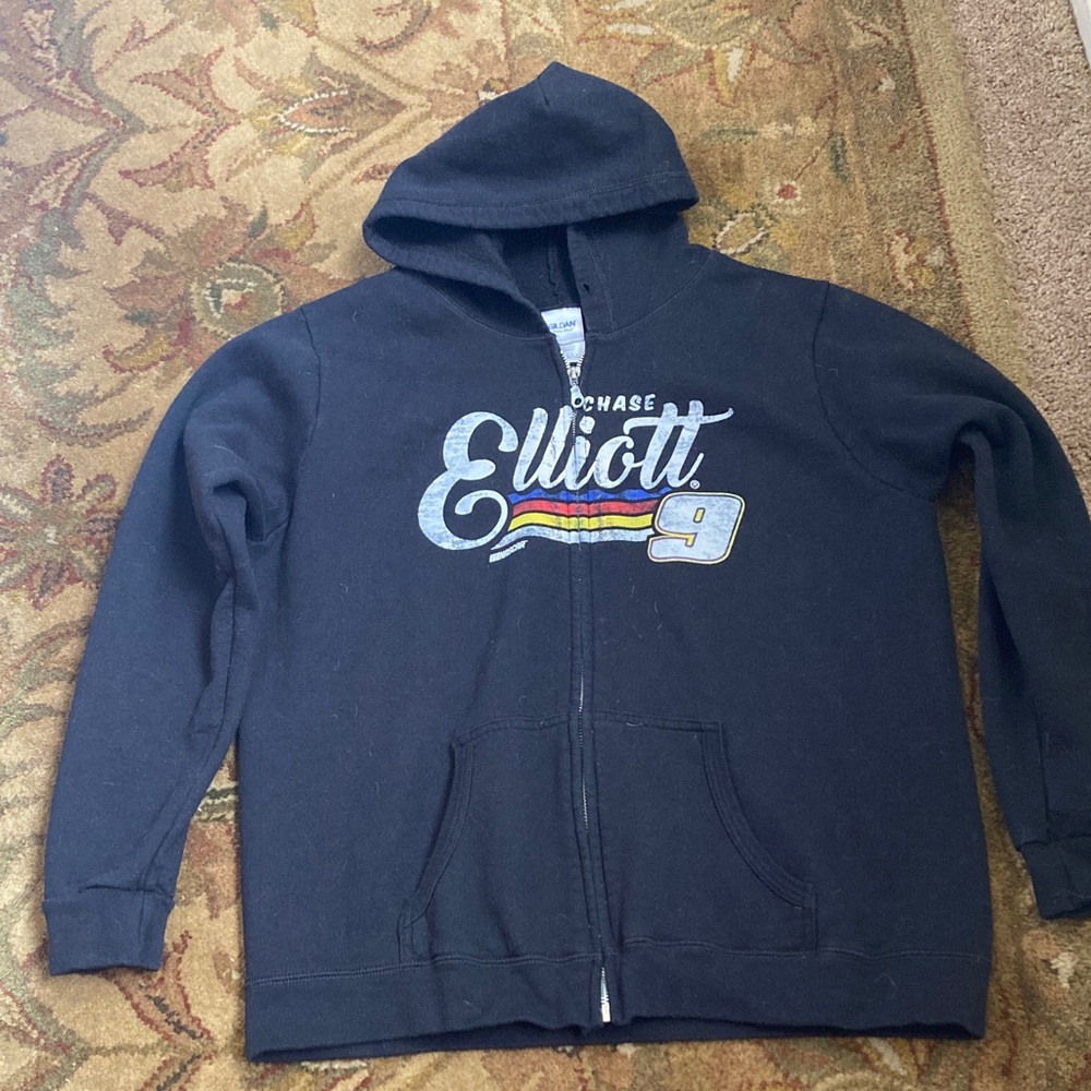 Gildan Heavy Blend Black Zip-Up Hoodie.